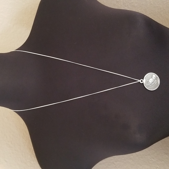 Jewelry - Sterling Silver Serenity Prayer Hands Necklace